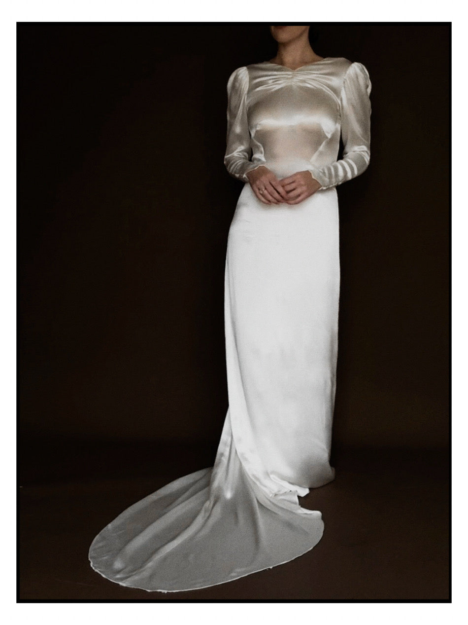 1930s Ruched Long Sleeve Backless Gown