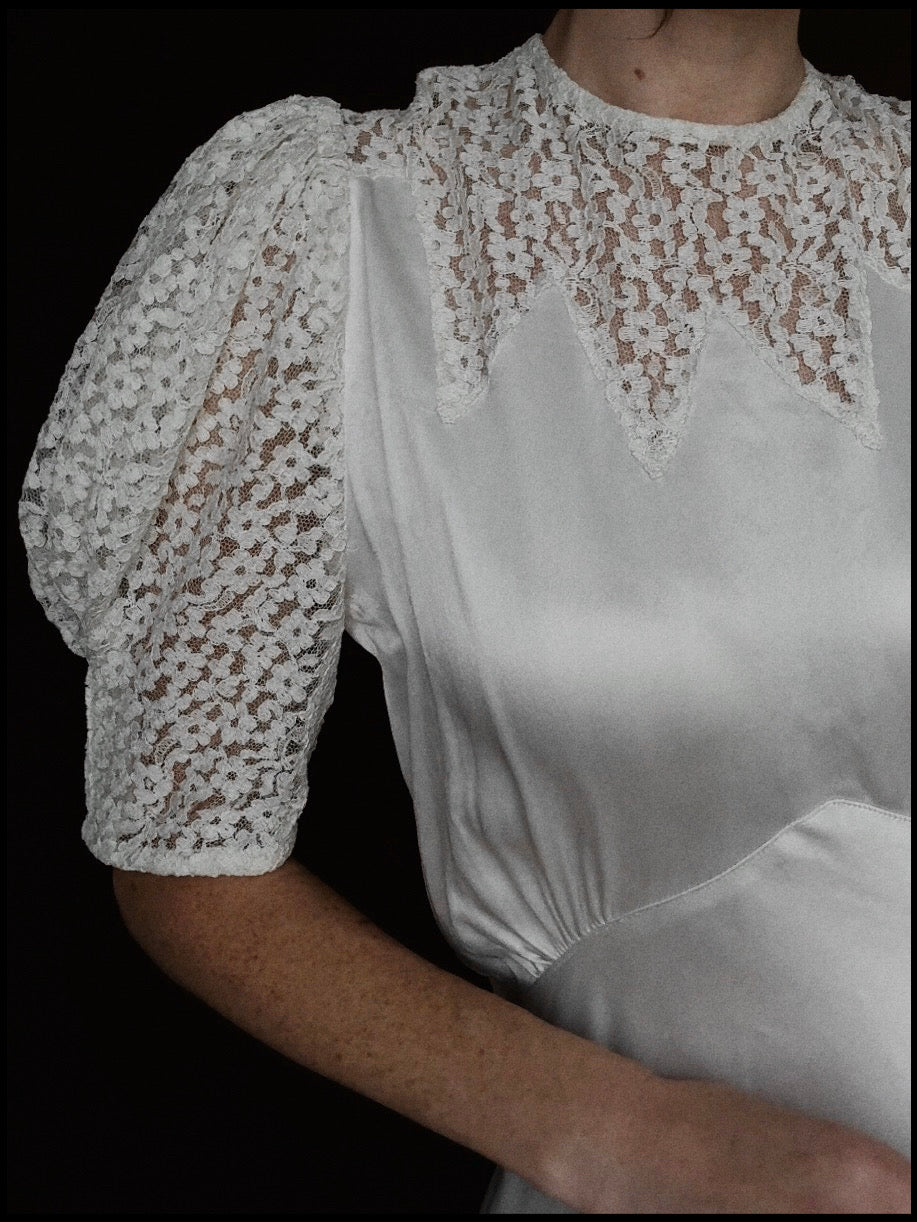 1930s Liquid Silk & Daisy Lace Yoke Gown