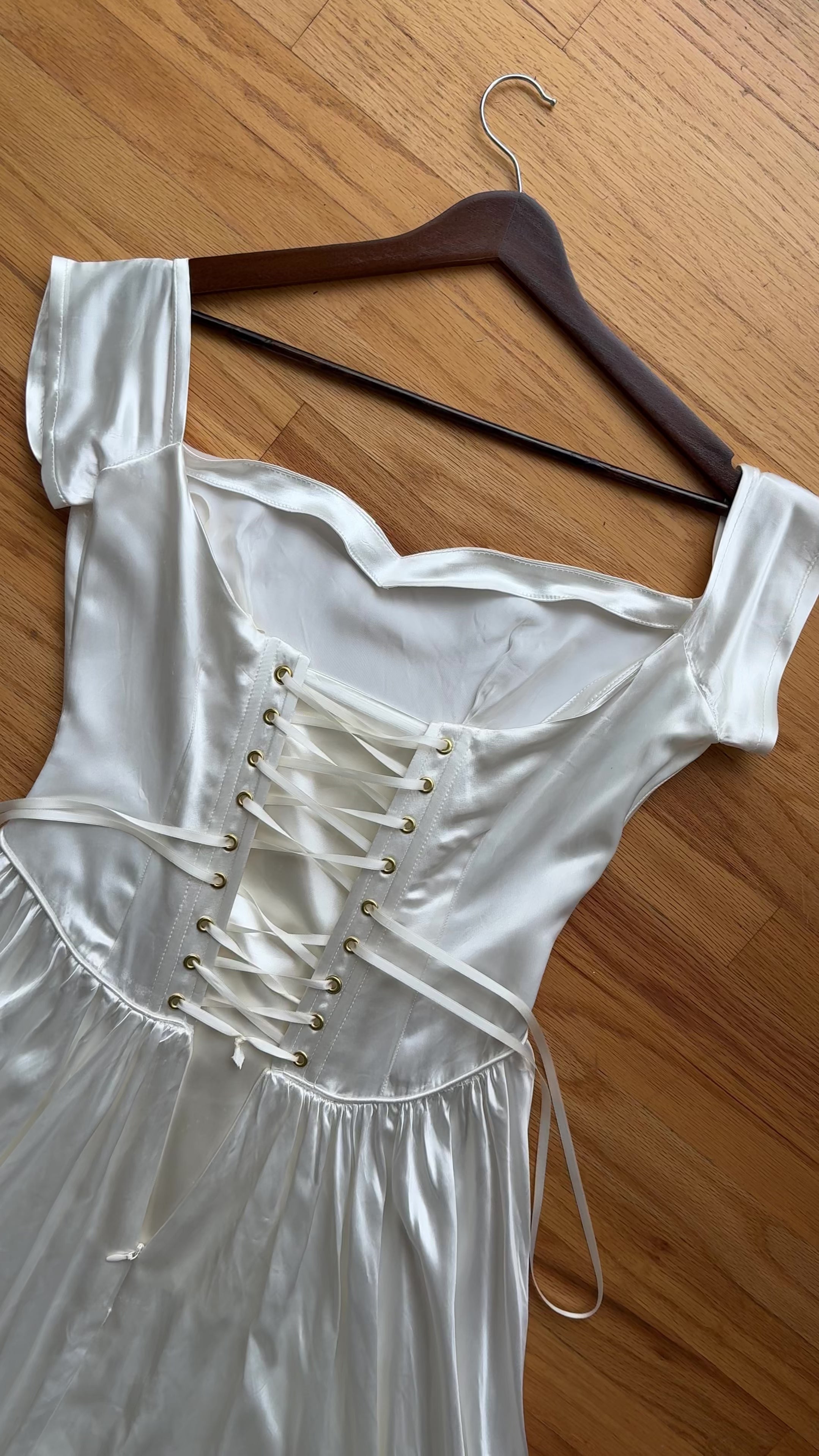 1940s Sweetheart Off-The-Shoulder Gown