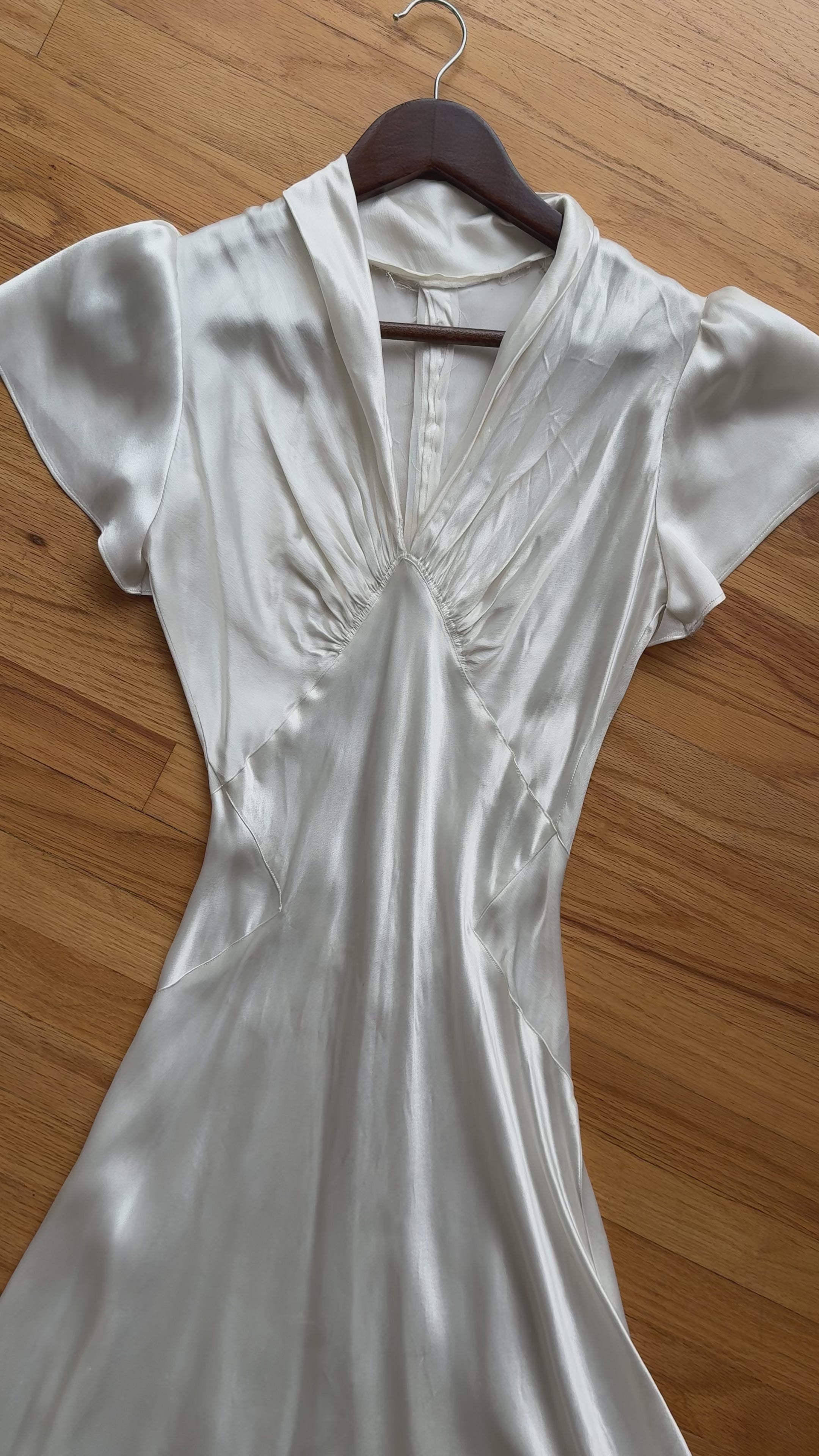 1930s Collar Flutter Sleeve Gown