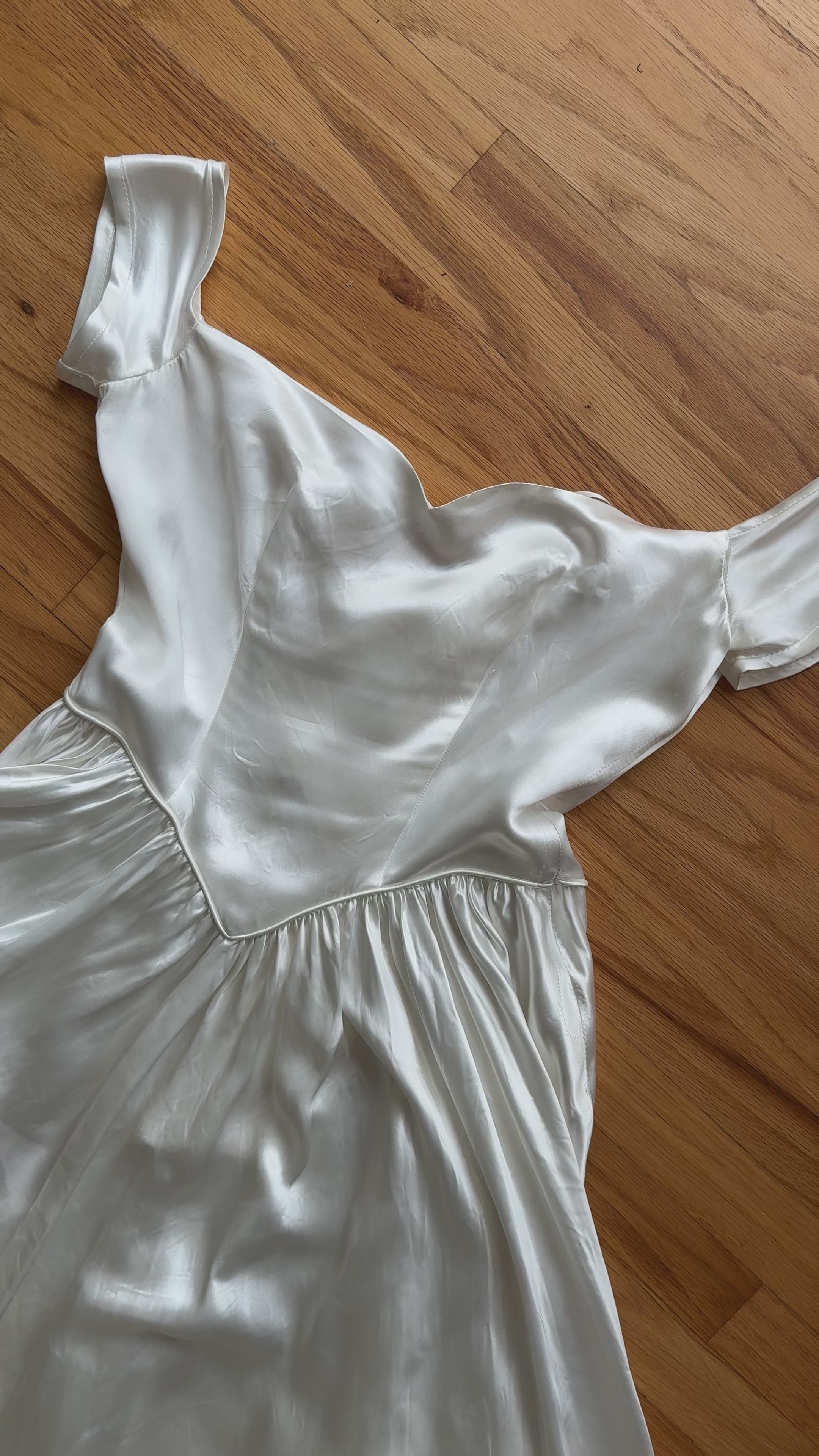 1940s Sweetheart Off-The-Shoulder Gown